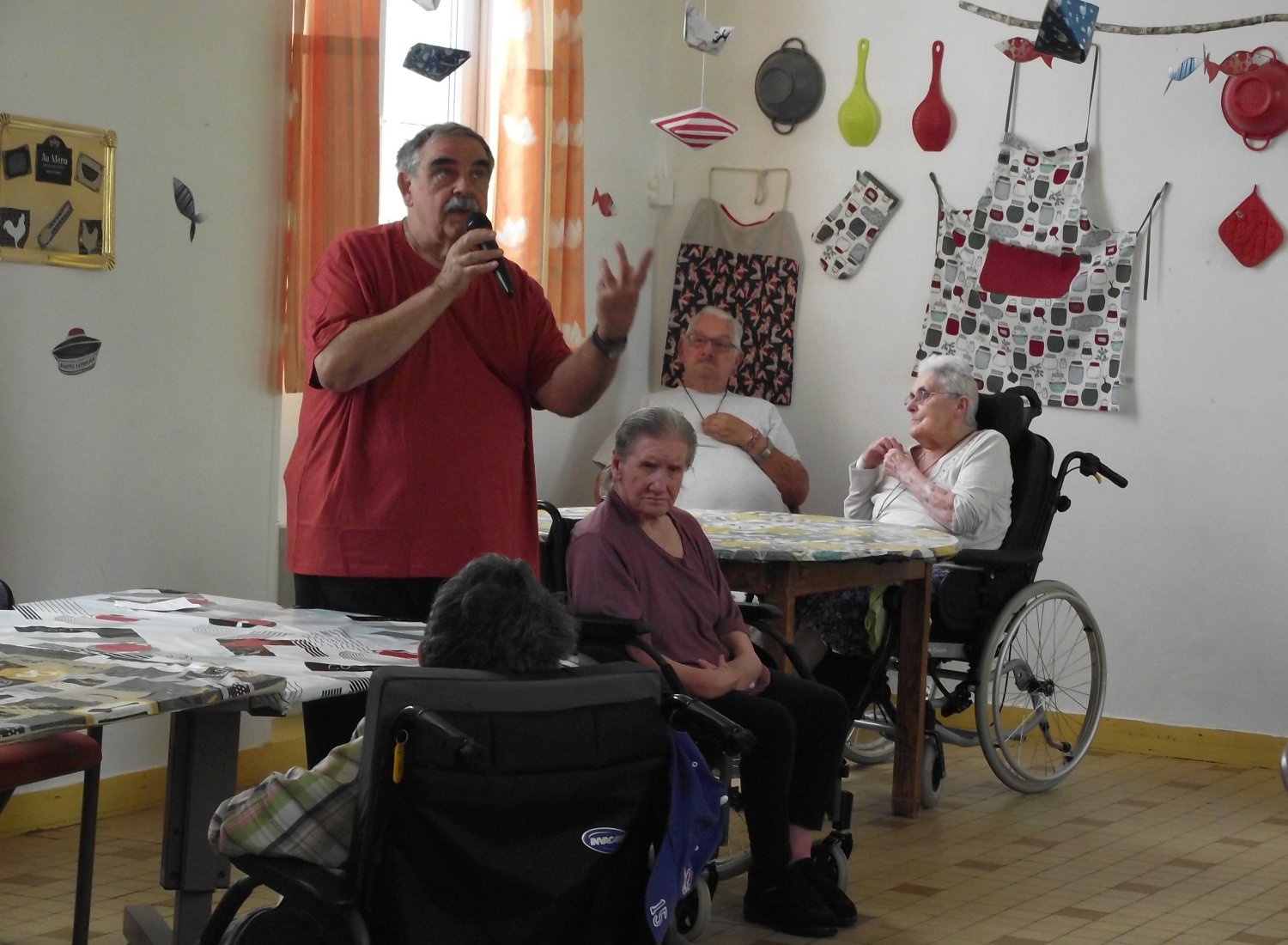 Rencontre des résidents de Ste Clotilde avec le Secours Catholique de Clamecy