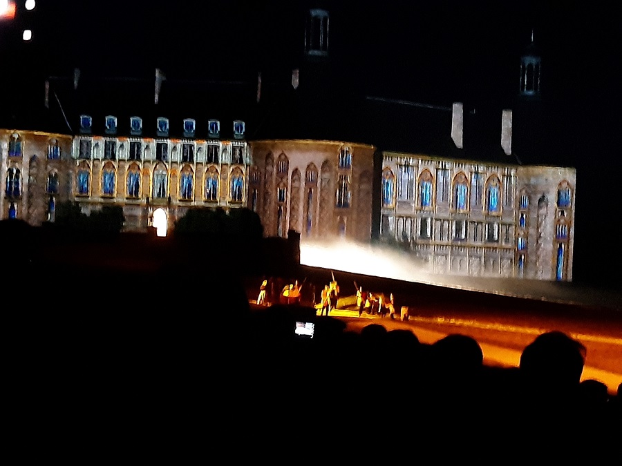 Le château de St Fargeau illuminé