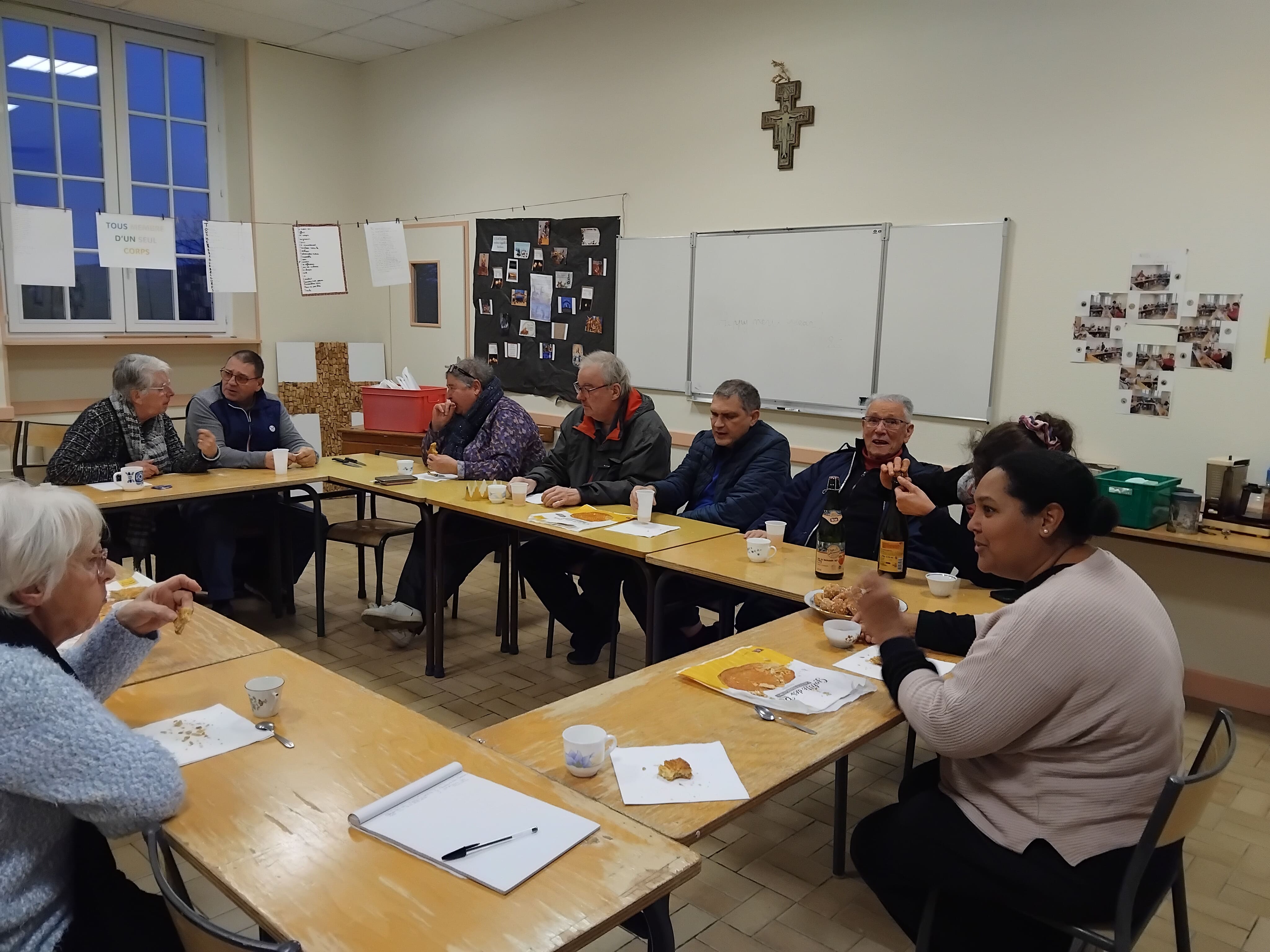 Rencontres autour d'une galette des rois du Secours Catholique