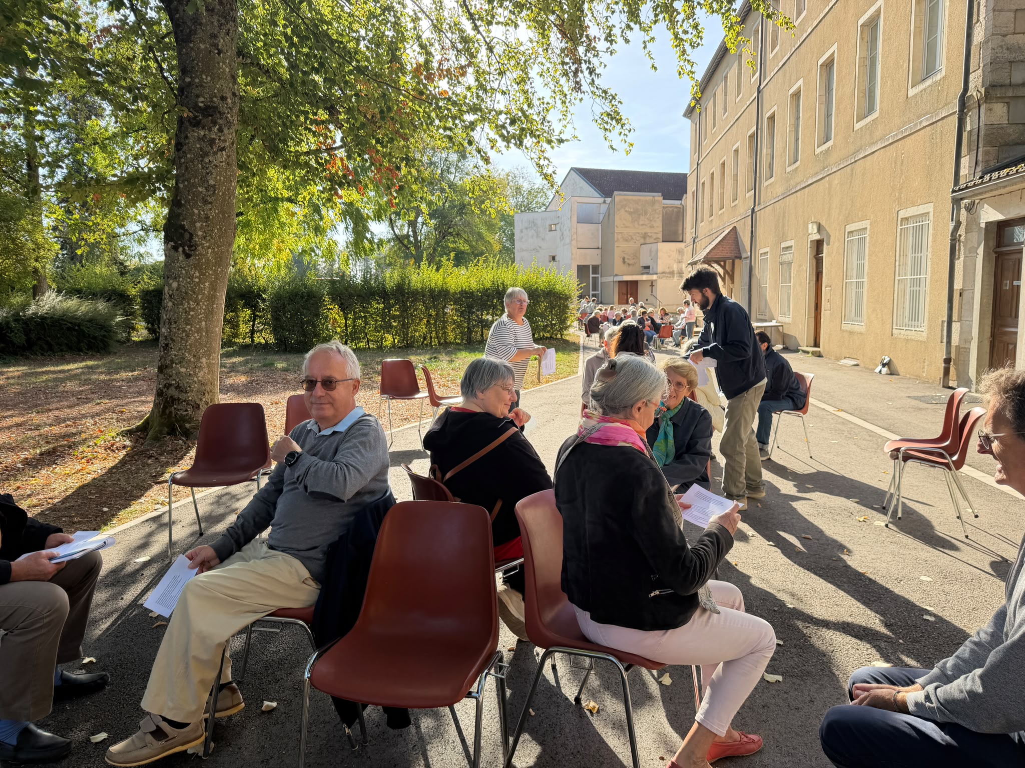 Le Secours Catholique en visite à l'abbaye de Citeaux