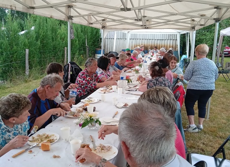 Le repas partagé du jardin solidaire de Decize