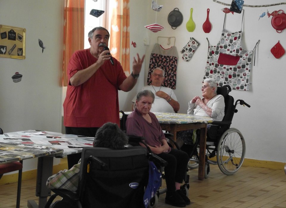 Rencontre des résidents de Ste Clotilde avec le Secours Catholique de Clamecy