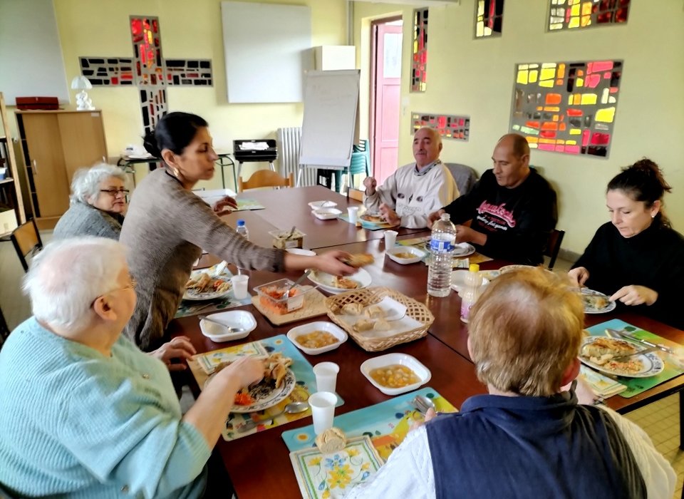 repas rom kosovar au café sourire de Joigny