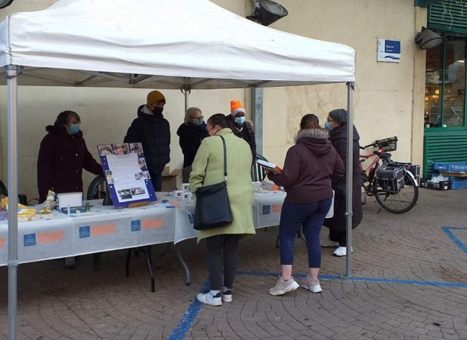 L'équipe locale de Nevers présente dans le marché Carnot le 18 décembre 2021