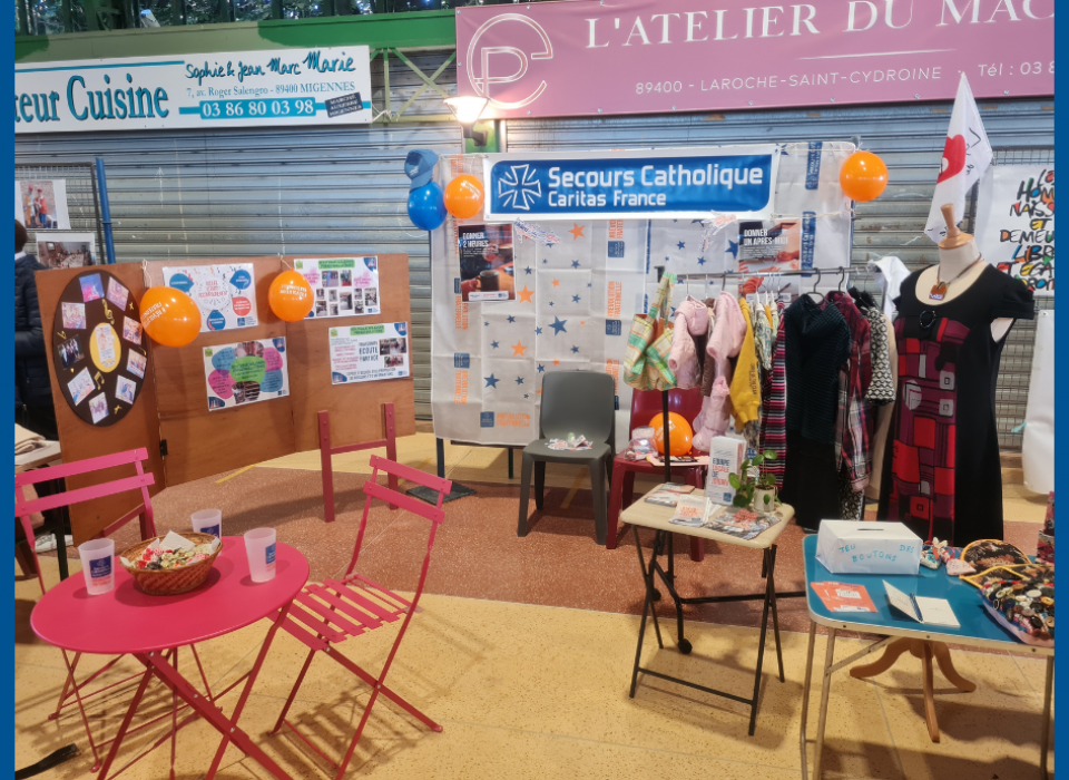 Stand du secours catholique à la fête des associations