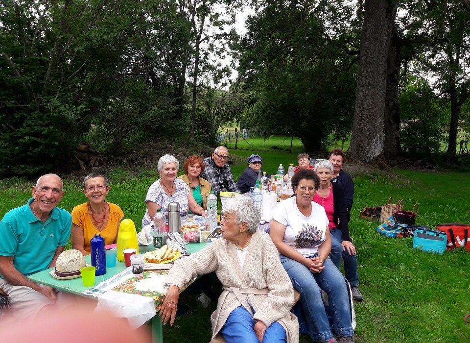 Pique-nique des habitués du Café sourire de Villeneuve-sur-Yonne