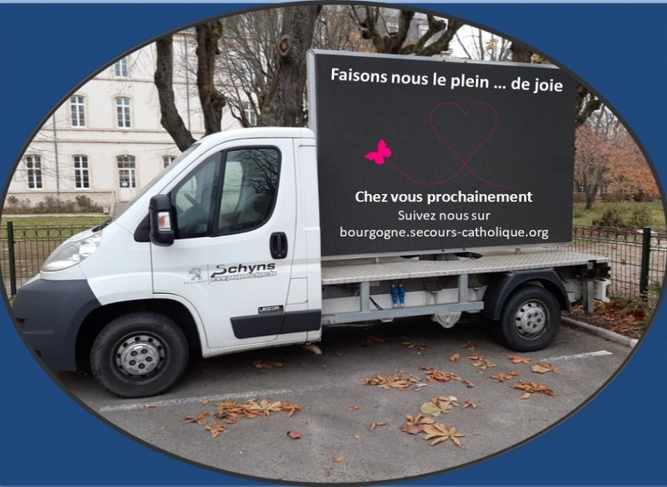 Retrouvez chez vous l'écran fraternel en décembre L'Écran fraternel du Secours Catholique sillonne la Bourgogne en décembre 2020
