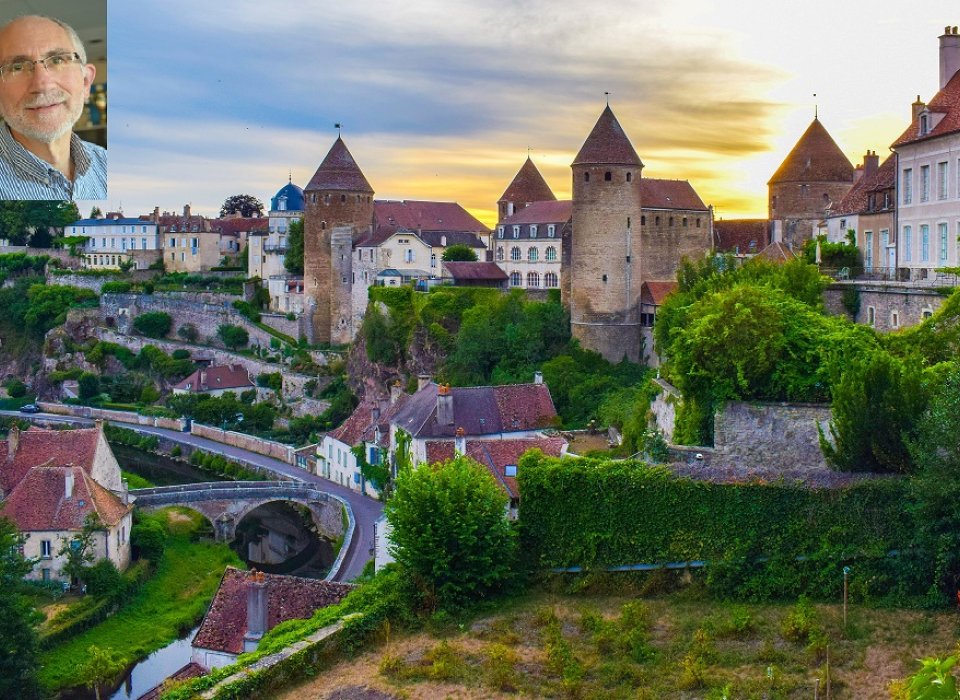 Alain Brochet, reponsable de l'équipe de Semur-en-Auxois À Semur-en-Auxois, les remparts