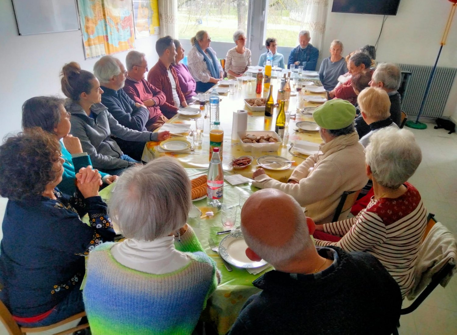 Un bon repas et un bon moment pour tous les acteurs du Secours Catholique de Chalon-sur-Saône