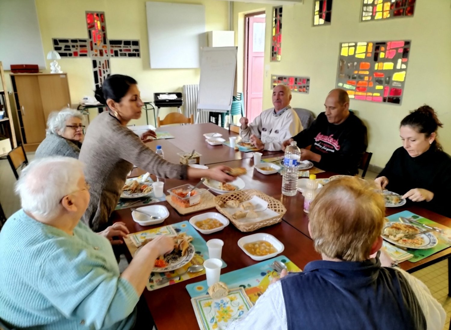 repas rom kosovar au café sourire de Joigny